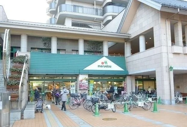 ワッツウィズ所沢御幸町マルエツまで26m