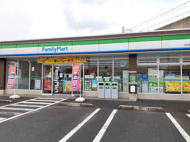 ファミリーマートまで343m