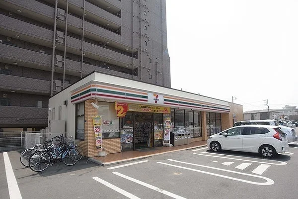 セブンイレブンまで850m