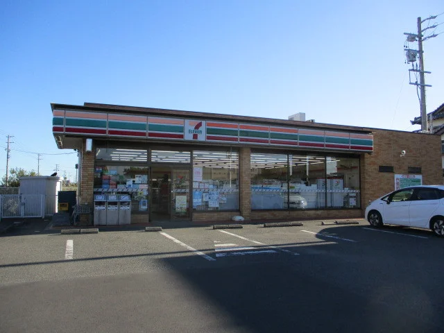 セブンイレブン　片岡店まで350m