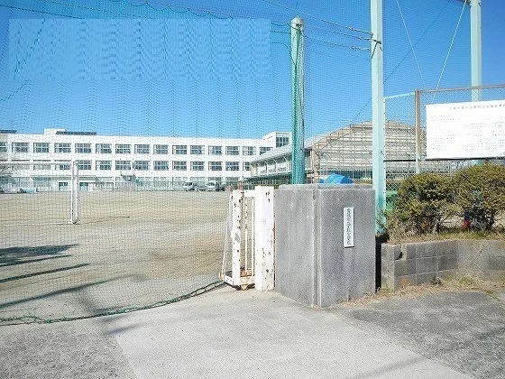 下地小学校まで600m