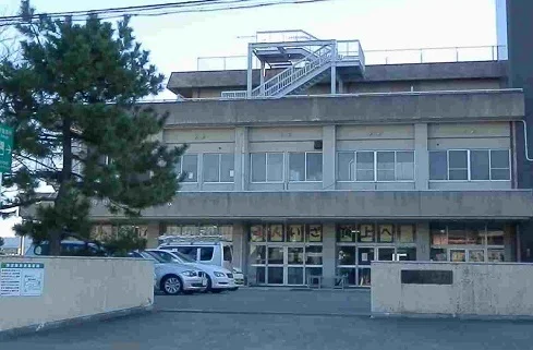 港中学校まで1000m