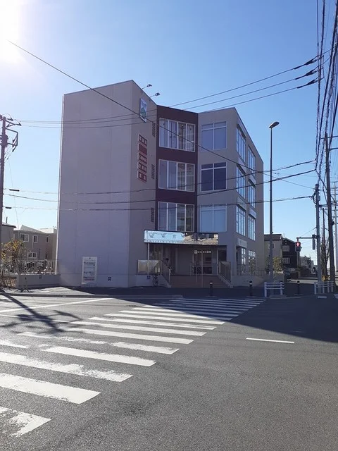 病院まで664m