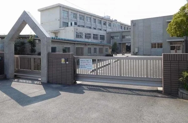 知立西小学校まで900m
