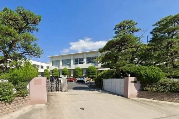 小垣江小学校まで1100m