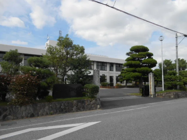 愛荘町立愛知川小学校まで750m