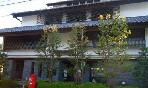 鎌倉小坂郵便局まで524m