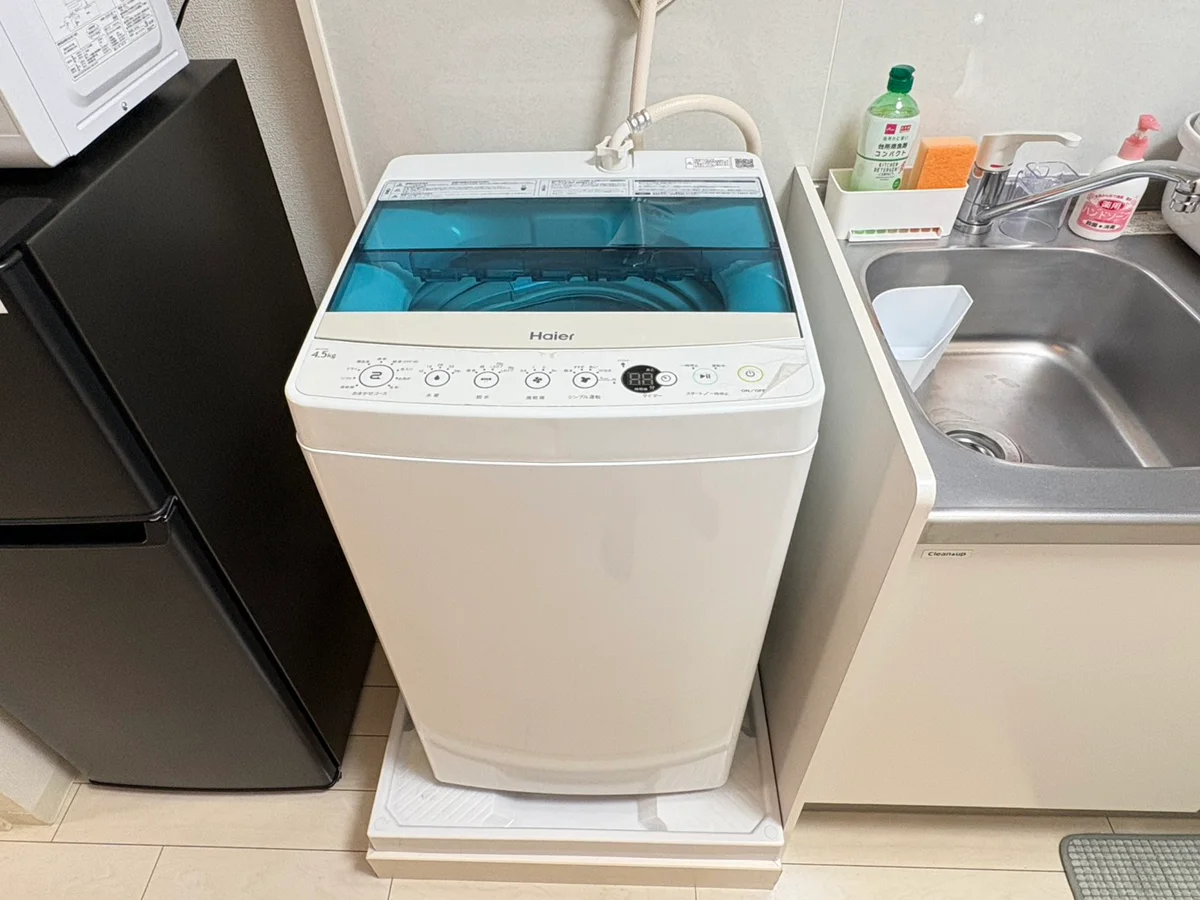 洗濯機は室内に設置しております♪入居後すぐにご利用が可能です(^^♪タオル1式分もご用意しております☆彡