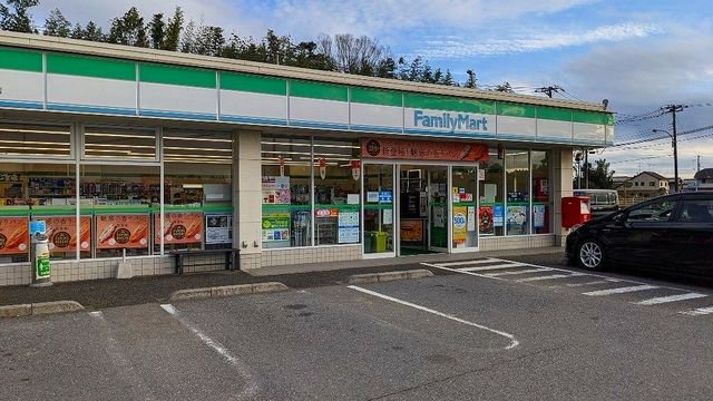 ファミリーマート茂原新小轡店まで1600m