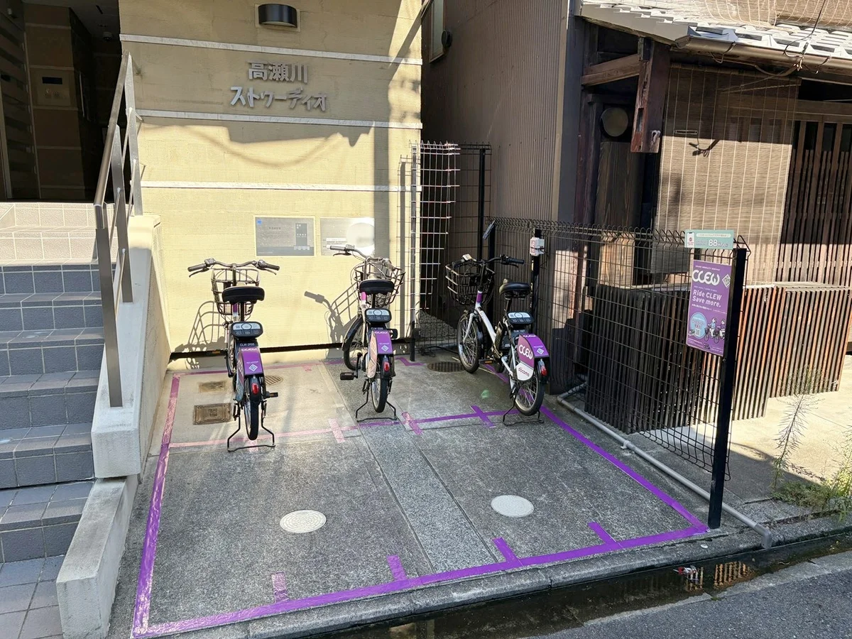 エントランス横にはシェアサイクルのポートもあります☆