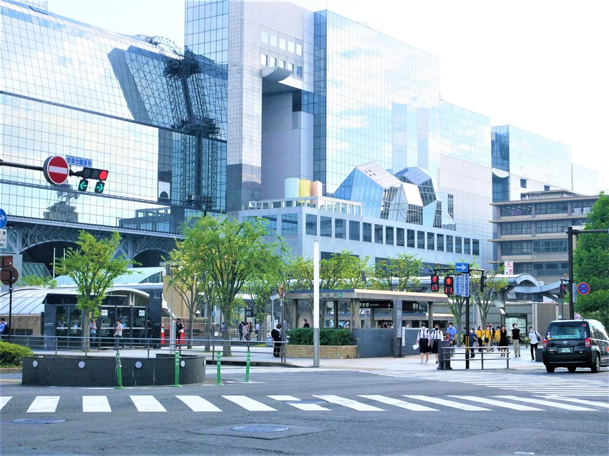 京都駅まで徒歩12分！どこへ行くにも便利です🌷