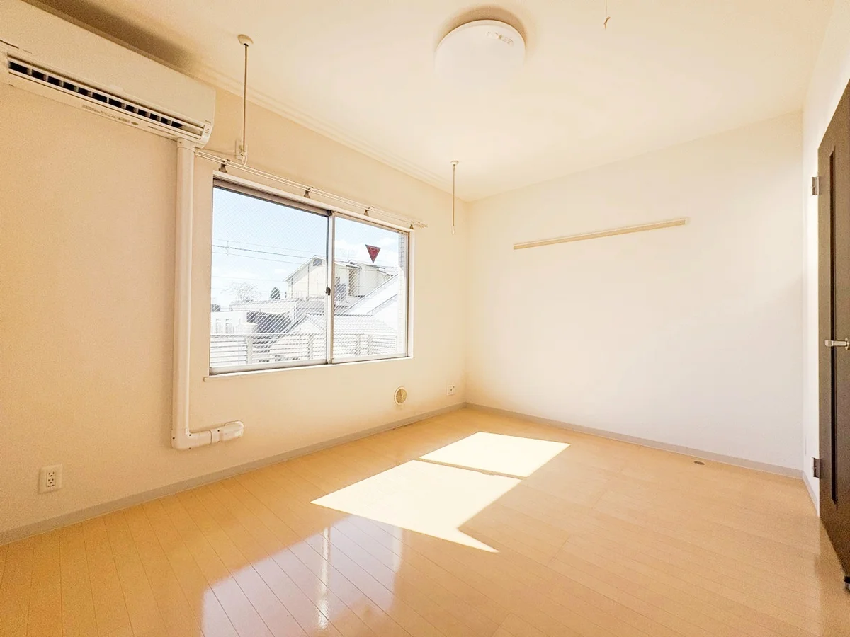 洋室7帖、開放感のあるお部屋です☀家具家電設置前写真です。