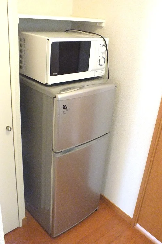 電子レンジ、冷蔵庫
