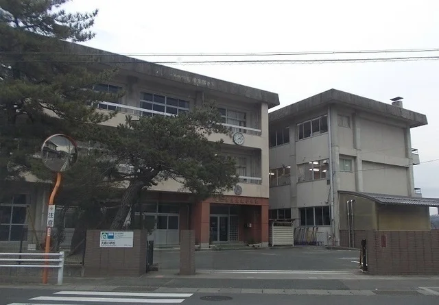 福島市立大森小学校まで1000m