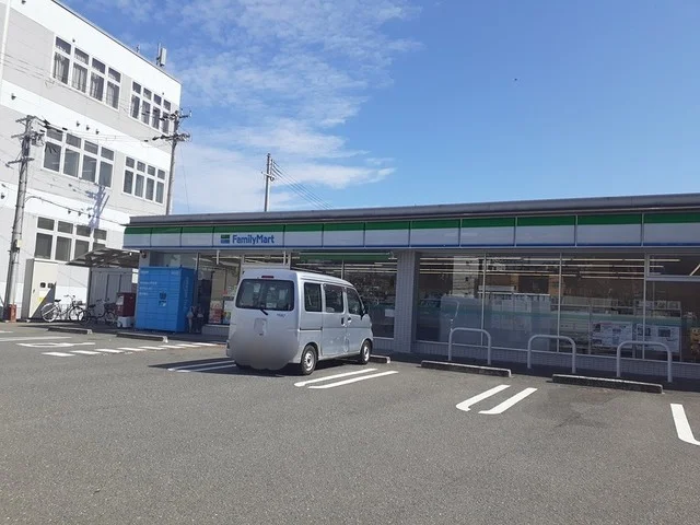 ファミリーマート柏原田辺店様まで433m