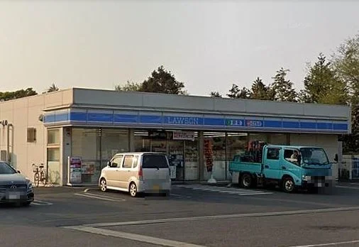 ローソンまで64m