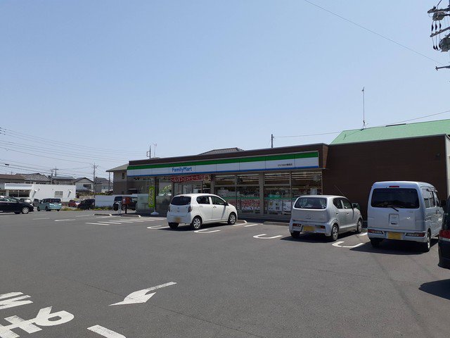 ファミリーマート勝倉店まで987m
