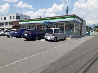 ファミリーマートまで550m