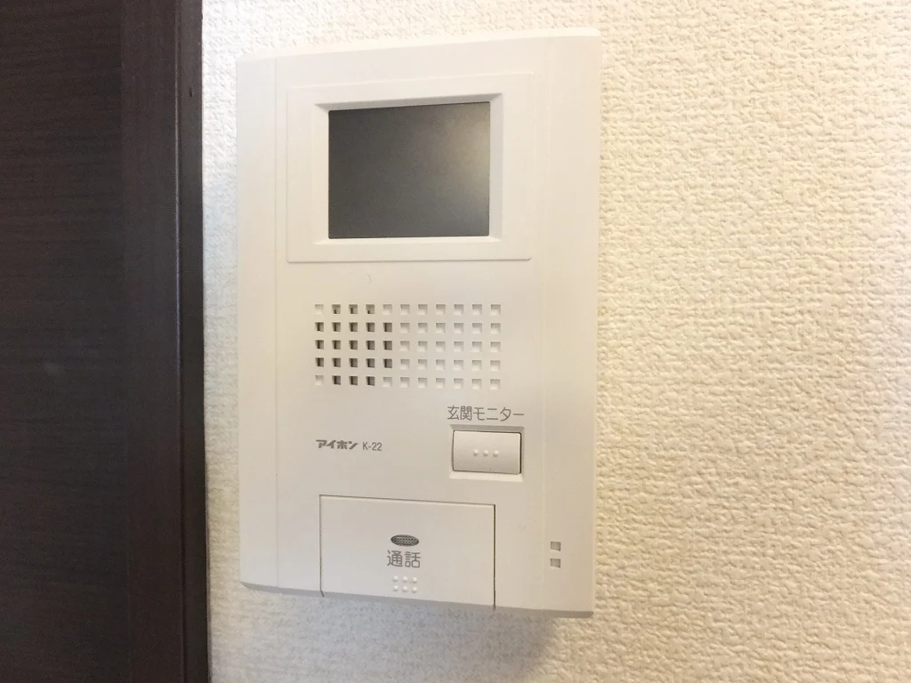 モニター付きインターフォンなら急な来客にも慌てません。