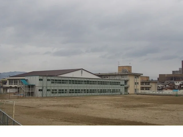 福島市立岳陽中学校まで1100m