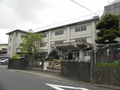 柏市立松葉第二小学校まで400m