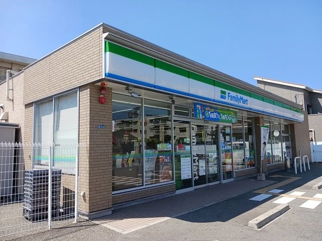 ファミリーマート様まで140m