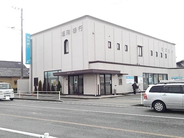 福岡銀行まで370m
