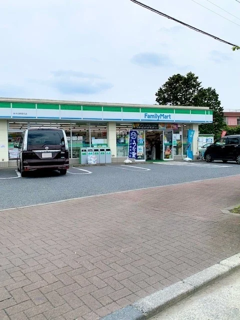 ファミリーマートあきる野草花店まで650m