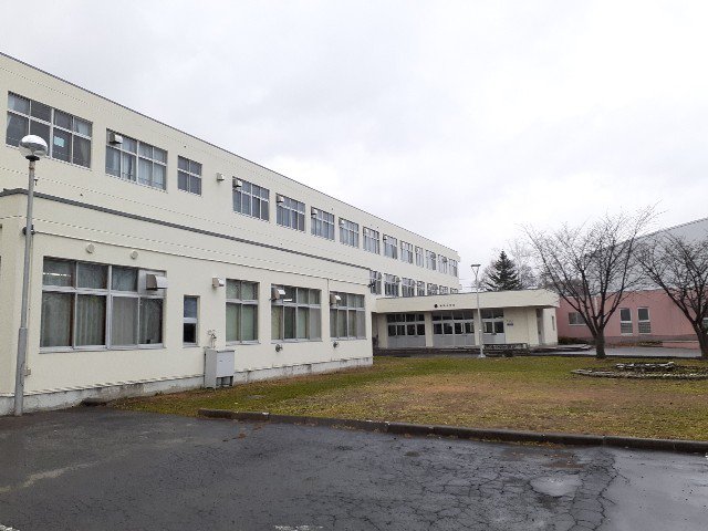 幌別中学校まで350m