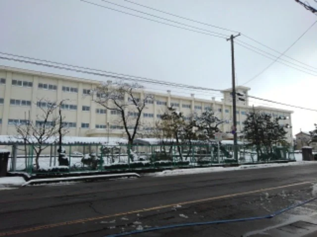 県立三条商業高等学校まで400m