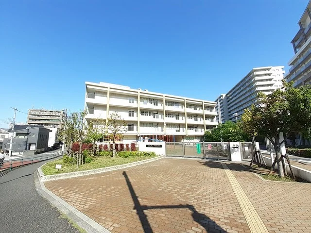 神田学園　第２校舎まで492m