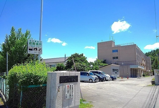 札幌市立石山中学校まで700m