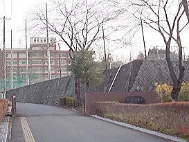 修紅短期大学まで1200m