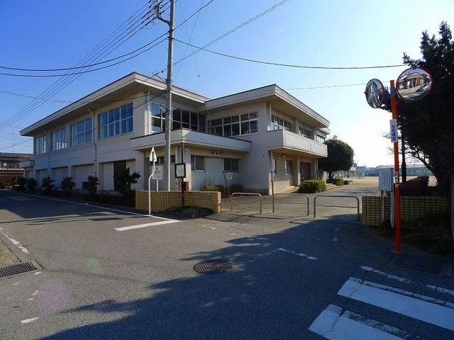 館林市立第三小学校まで300m