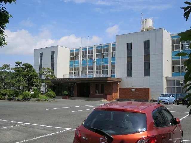 佐束小学校まで1100m