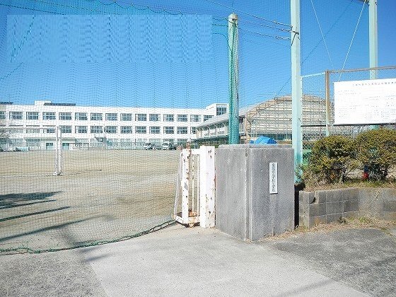 下地小学校まで600m