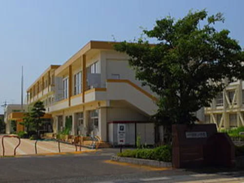 高椋小学校まで550m