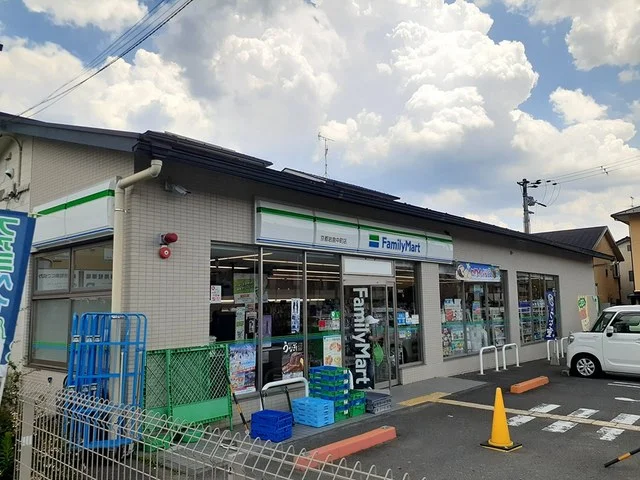 ファミリーマート京都岩倉中町店まで537m