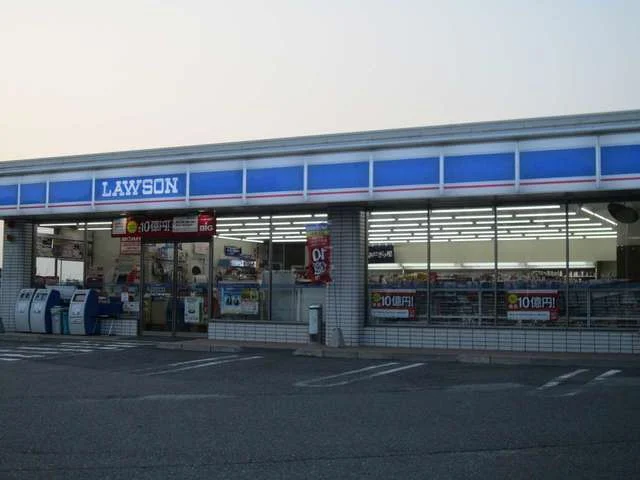 ローソン近江八幡千僧供町店まで385m