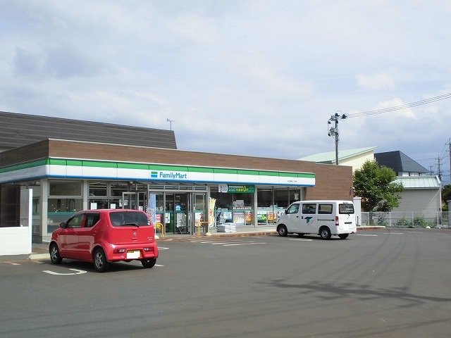 ファミリーマート御廟店まで650m