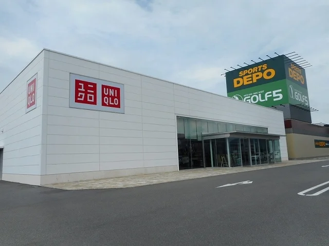 ユニクロ佐久北インター店まで400m
