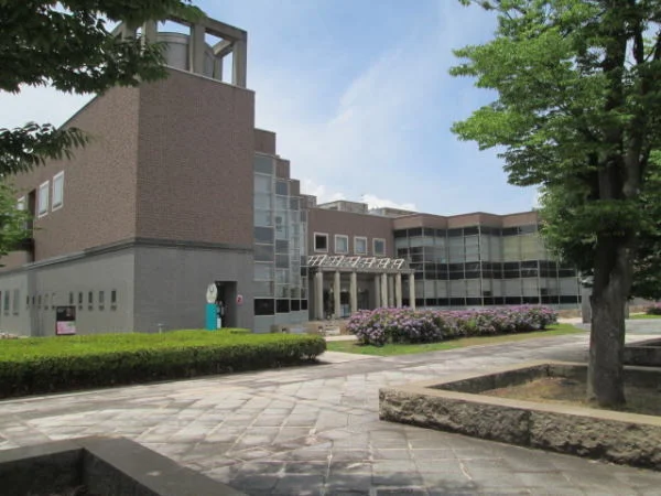 鯖江市図書館まで850m