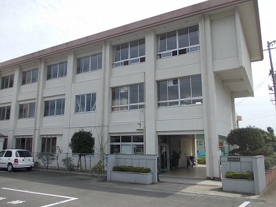 板野西小学校まで950m