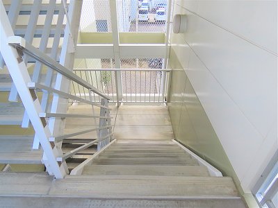 階段上からのアングルです