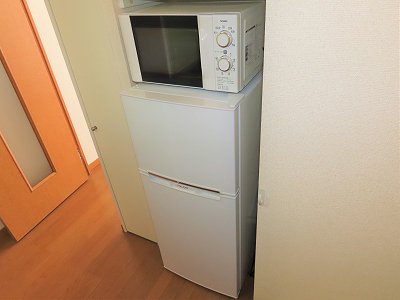 電子レンジ、冷蔵庫完備