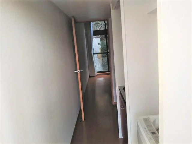 入口から