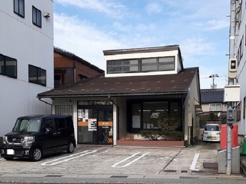 富山大泉郵便局まで500m