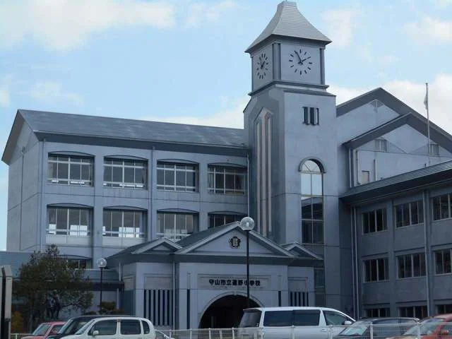守山市立速野小学校まで1950m