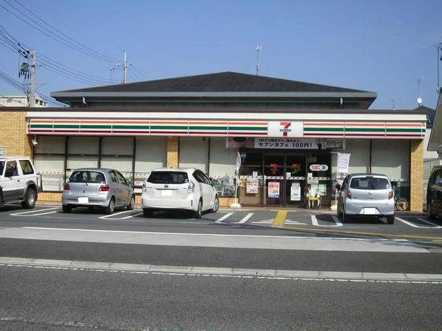 セブンイレブン　近江八幡駅南店まで850m