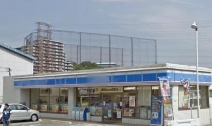 ローソン茨木東安威店まで600m